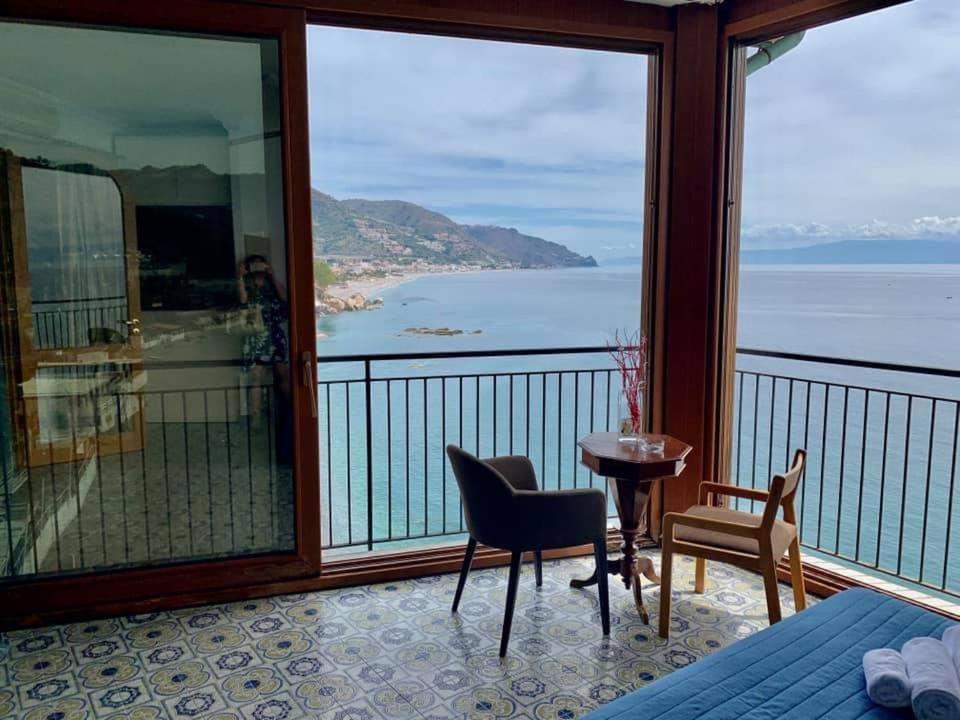 Apartamento A Picco Sul Mare